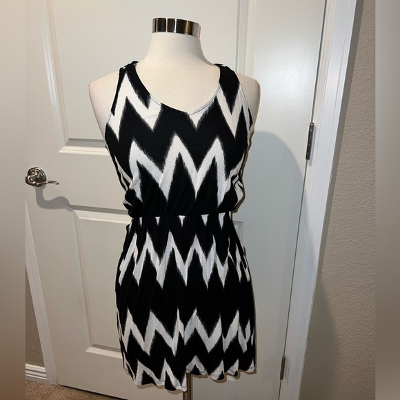 H&M black and white dress size XS new - Picture 1 of 5